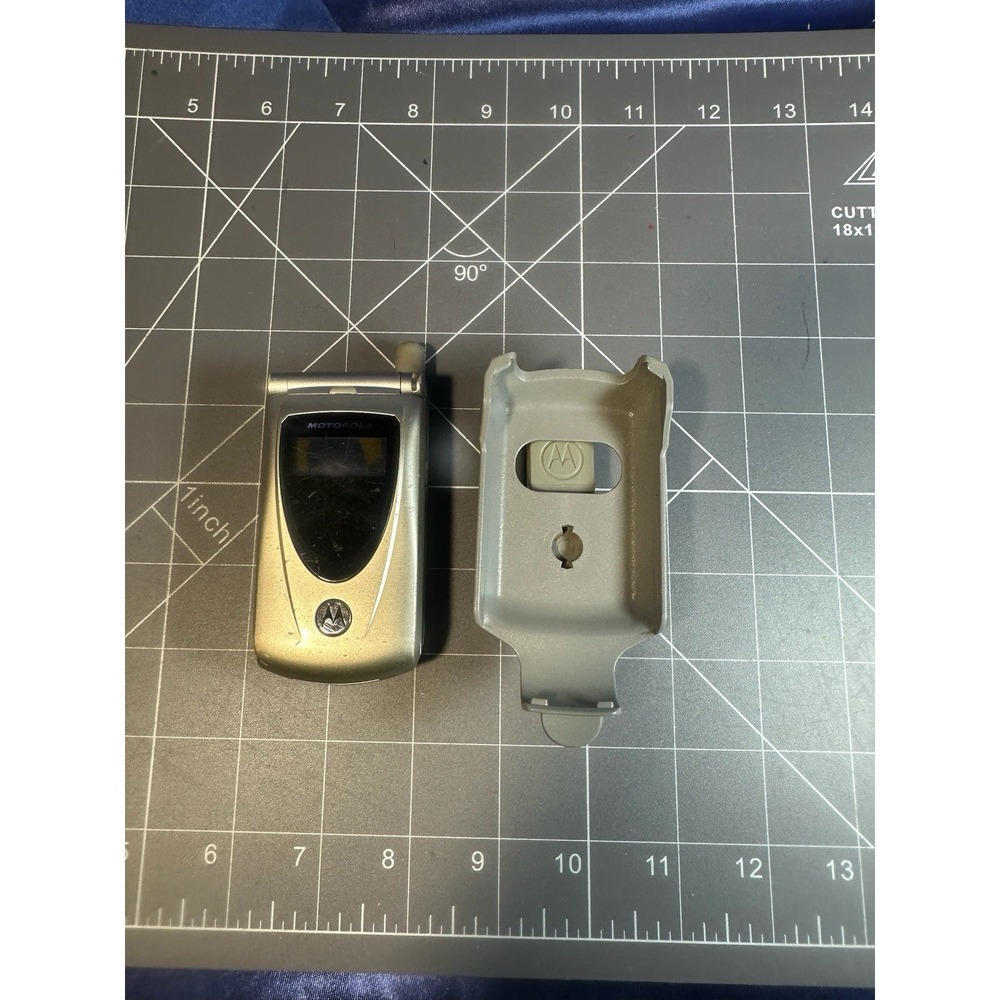 Motorola T722i Vintage Flip Cell Phone Silver GSM Parts Repair No Charger